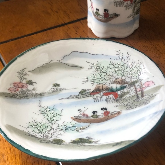 Vintage Nippon Japanese Hand Painted Teacups and Saucers - Picture 6 of 10